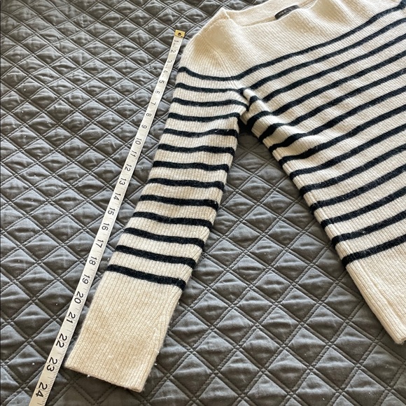 VINCE 100% Cashmere Striped Sweater - Picture 6 of 8